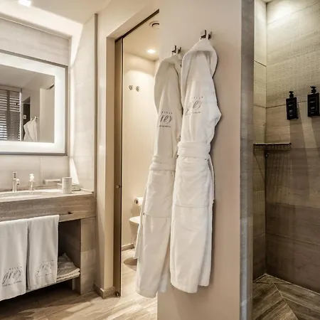 Grey Hotel 4*