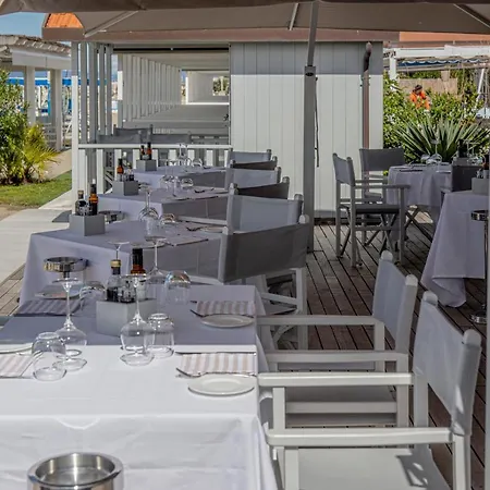 Grey Hotel 4*