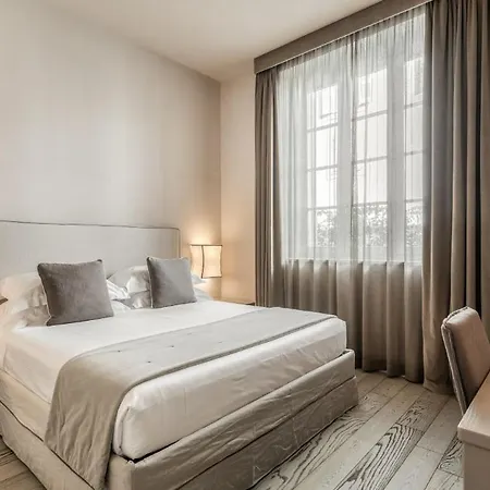 Grey Hotel 4*