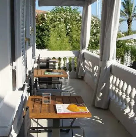 Grey Hotel 4*