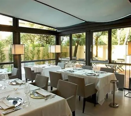 Grey Hotel 4*