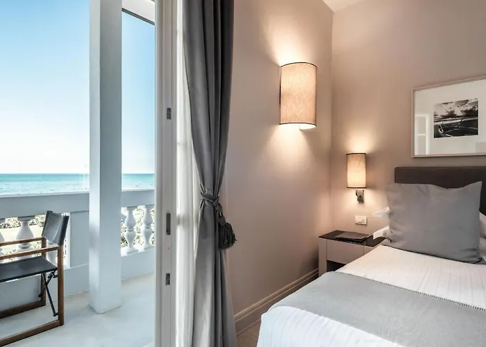 Grey Forte dei Marmi